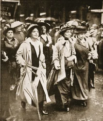 De demonstratie van het recht van vrouwen om te dienen: Mrs. Pankhurst en vrienden, uit 