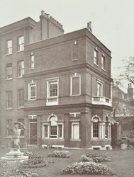 Uitzicht op Clements Inn Garden House, 1885