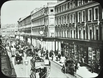 Whiteleys, Westbourne Grove, Westminster LB: kijkend naar het westen, 1895