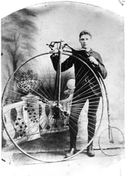 Jonge man met een hoge bi, c.1870s