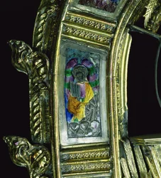 Engel die een draagbaar orgel speelt, detail van de kromstaf van William of Wykeham (c.1320-1404) (verguld zilver en champlevé email)
