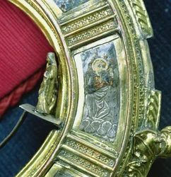 Engel die de trompet speelt, detail van de kromstaf van William of Wykeham (c.1320-1404) (verguld zilver en champlevé email)
