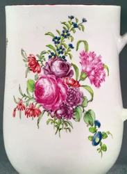 Detail (Longton Hall Trembly Rose mokdecoratie, ca. 1755)