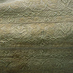 Detail van een Zilveren Jurk