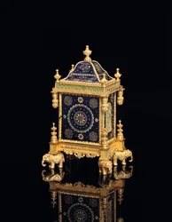 George III muzikale en kwartier slagende kleine tafelklok, Howlett & Horne, Londen, c.1780