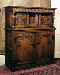 Hal kast, eiken, ca. 1600