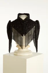 Hooggesloten zwarte pelerine of cape, ca. 1890-1900