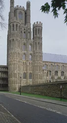 Octagon Toren, vanuit het zuiden, gebouwd 1322