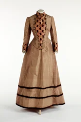 Lichtpaarse jurk, ca. 1885