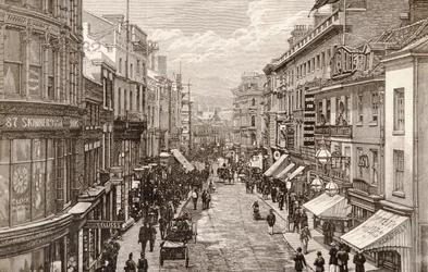 Het Bezoek van de Koningin aan Birmingham: De Hoofdstraat, uit 