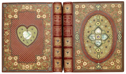 Boven- en onderomslagen, met hart- en bloemmotieven, ca. 1920