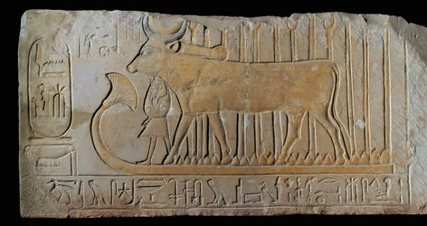 Hathor beschermt Amenophis I ...