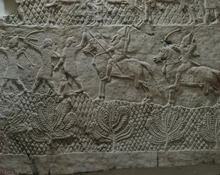 Het Assyrische leger van koning Ashurbanipal in gevecht tijdens de veldtocht tegen Elam ...