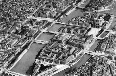 Algemeen uitzicht op het Île de la Cité, Parijs, 1931