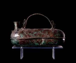 Etruskische beschaving: bronzen askos uit het graf van de Bronzen Kar in Vulci, 680-670 v.Chr.