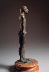 Etruskische beschaving: kouros bronzen beeld, uit Talamone, Italië, 540-530 v.Chr., Dim 21 cm
