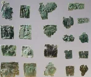 Ex-voto in bronzen plaat met ogen. Artefacten uit de objecten van het Heiligdom van Reithia Este (Venetië). Etruskische Beschaving, 5e-4e eeuw v.Chr.