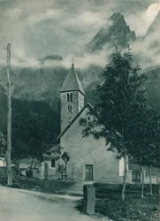 Kapel en Pala-groep, San Martino di Castrozza, Dolomieten, Italië