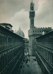 Het Palazzo Vecchio vanuit de Uffizi-galerij, Florence, Italië