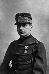 De Generaal Gaston Borgnis Desbordes (1859-1901) Franse militaire student van de polytechnische school, na een militaire carrière in de artillerie van de marine, verkreeg hij het bevel als hoofd van de troepen van Indo-China, gefotografeerd door Eugene Pir