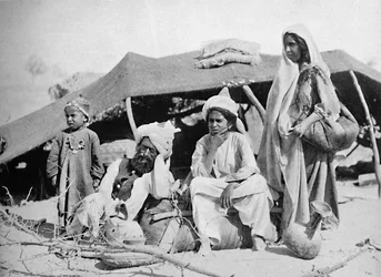 Drie generaties Brahui-nomaden, Oost-Balochistan, 1902