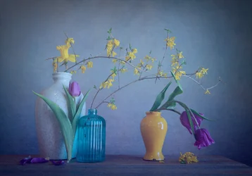 Lentevazen en bloemen