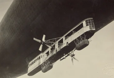 [Gondel van een luchtballon].