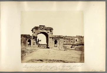 Poort die leidt naar de Residentie, Lucknow