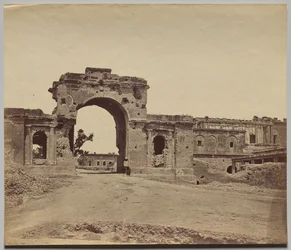Poort naar de Residentie, gehouden door Kapitein Aitken, 13e Bengal Native Infantry, vaak de Bailee Guard Gate genoemd
