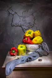 Stilleven met kleurrijke paprika’s