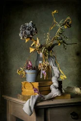 Vintage stilleven met gedroogde bloemen
