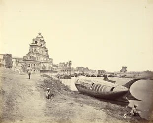 Chutter Manzil Paleis, met de Koningsboot in de Vorm van een Vis op de Gomti Rivier