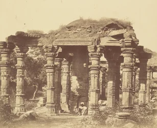 Exterieur van de Hindoe Tempel in Kootub