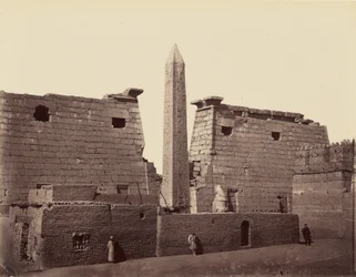 Tempel van Luxor: obelisk en pyloon [Thebe]