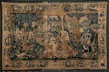 Vlaamse wandtapijt. Landschap met prieel en grote beesten, met 2 zuilen. Atelier van Oudenaarde. 17e eeuw