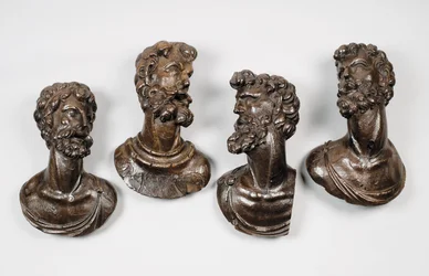 Set van vier bustes van mannen, mogelijk profeten, waarschijnlijk Antwerpen, midden 16e eeuw