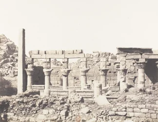 Ile de Fileh Philæ, édifice du Sud et Partie de la Colonnade Occiden..., 1851-52, gedrukt 1853-54