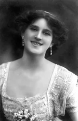 Zena Dare 1887-1975, Engelse actrice, 1908