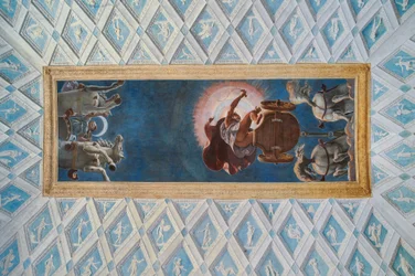 Kamer van de Zon en de Maan (Camera del Sole e della Luna): de wagens van de Zon en de Maan, bestuurd door Diana en Apollo