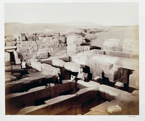 Een opgegraven tempel aan de voet van de Sfinx, Gizeh, Egypte, 4 maart 1862