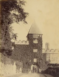 Toegangspoort en toren, Lismore Castle