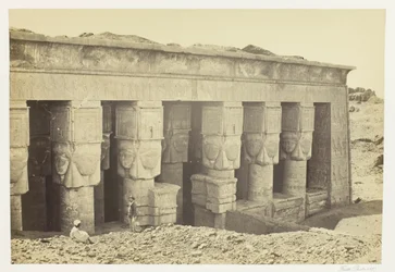 Portiek van de Tempel van Dendera