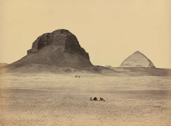 De piramiden van Dahshoor vanuit het oosten,1857 (foto)