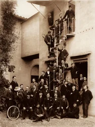 Portret van de werknemers van de Alinari Brothers fotografische vestiging, in Florence, 1899
