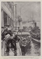 Versterkingen voor het Kaapstation, matrozen gaan aan boord van de SS Briton in Southampton