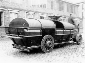 Gesloten auto transporter voor huishoudelijk afval, 1912