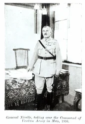 Generaal Robert Nivelle (1856-1924) Neemt het Commando van het Leger over bij Verdun, mei 1916