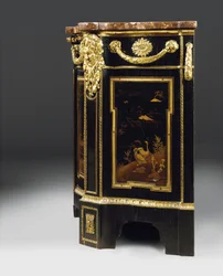 Een late Louis XV commode, ca. 1763-70