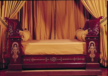 Bed, Eerste Empire-stijl (hout & verguldsel)