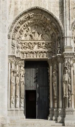 Kathedraal van Chartres, baai links van de koninklijke poort naar het westen, genaamd de beklimming